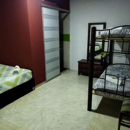Hostal Sarita Villavieja Exterior foto